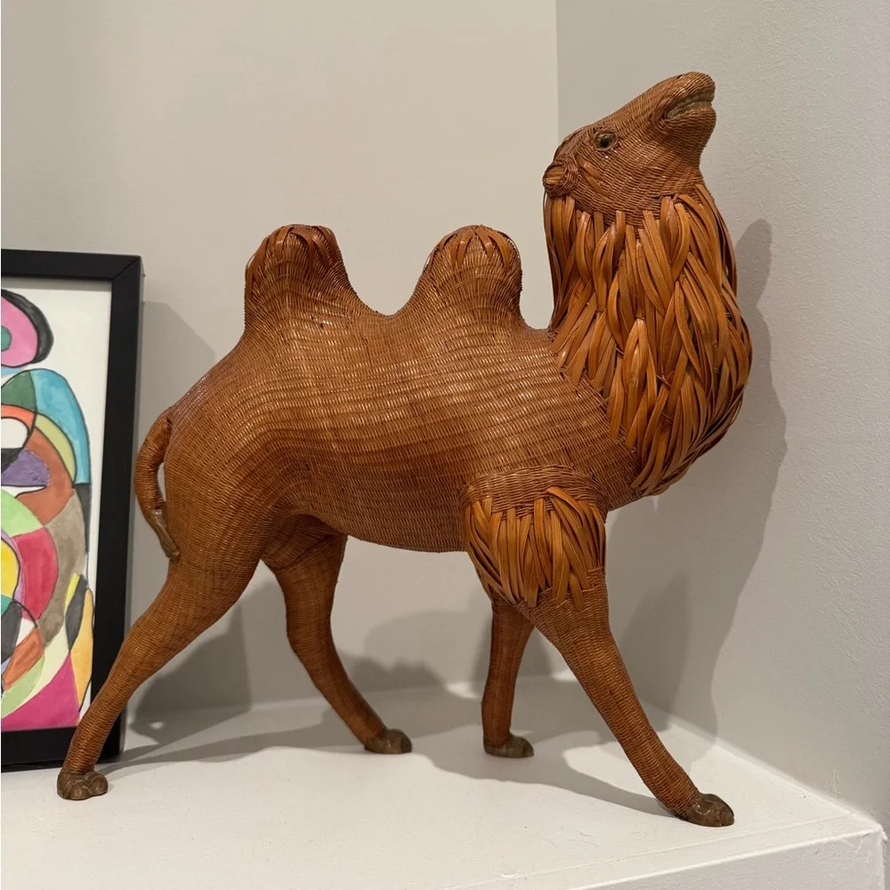 Mid Century Modern Reed & Wicker Camel - Picture 4 of 9
